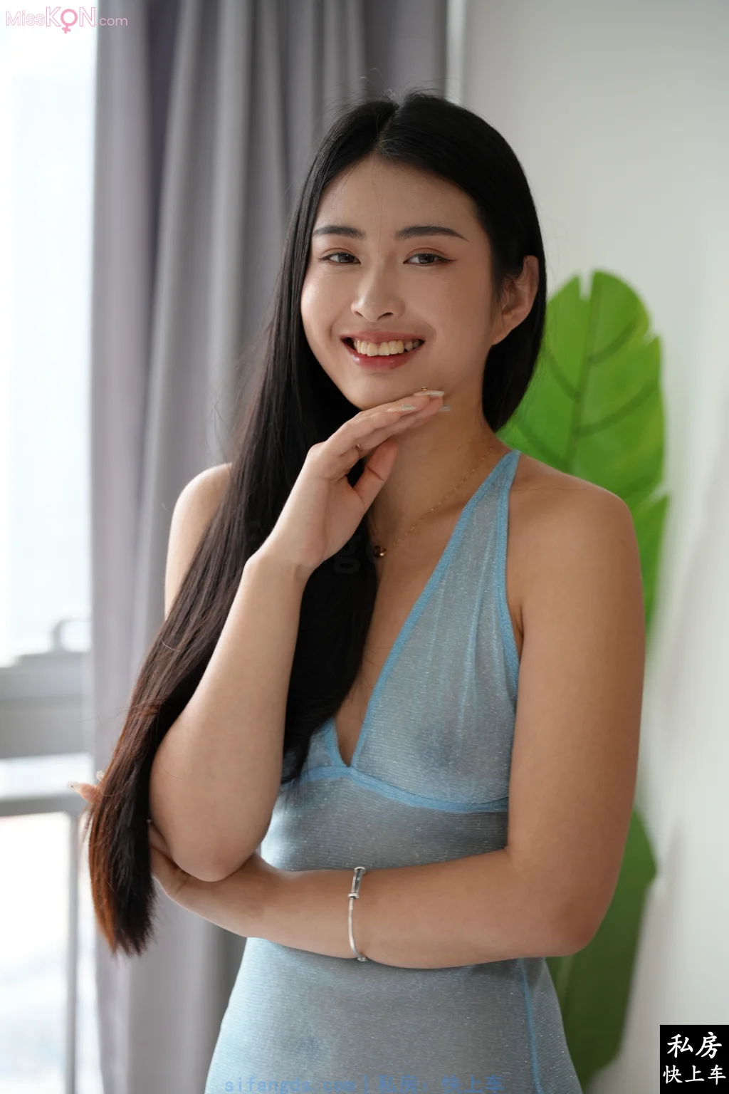 [Private Photoshoot] 芯芯_ 纯欲女神 满足你一切的所需