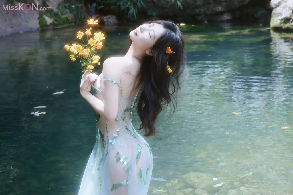[XR Uncensored] Yin Tian Tian (尹甜甜)_ R18 秀人网模特 溪水边