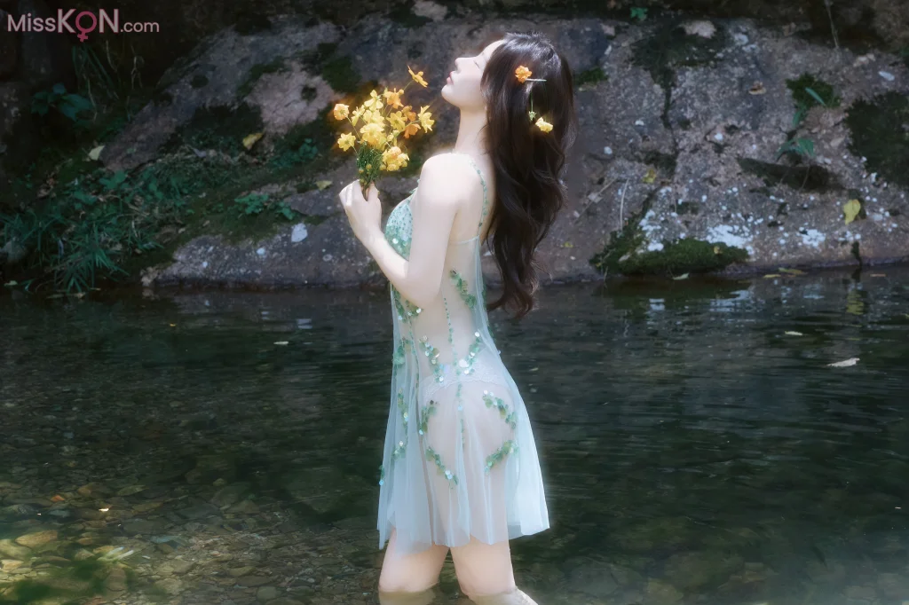 [XR Uncensored] Yin Tian Tian (尹甜甜)_ R18 秀人网模特 溪水边