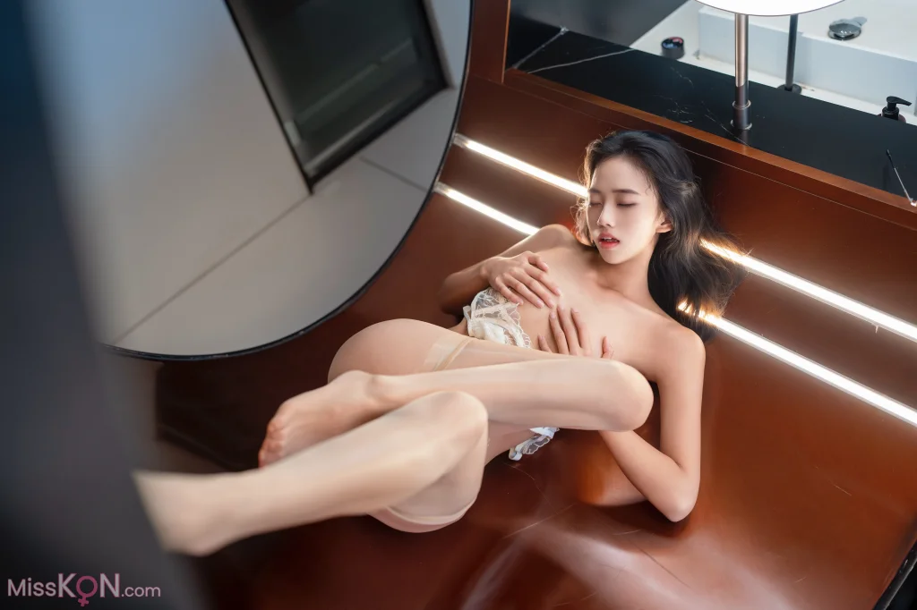 [XR Uncensored] 时安安_ 性感内衣
