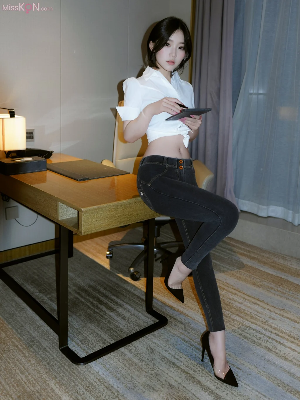 [XR Uncensored] 汁汁_ R18 秀人网模特 实习期女秘书