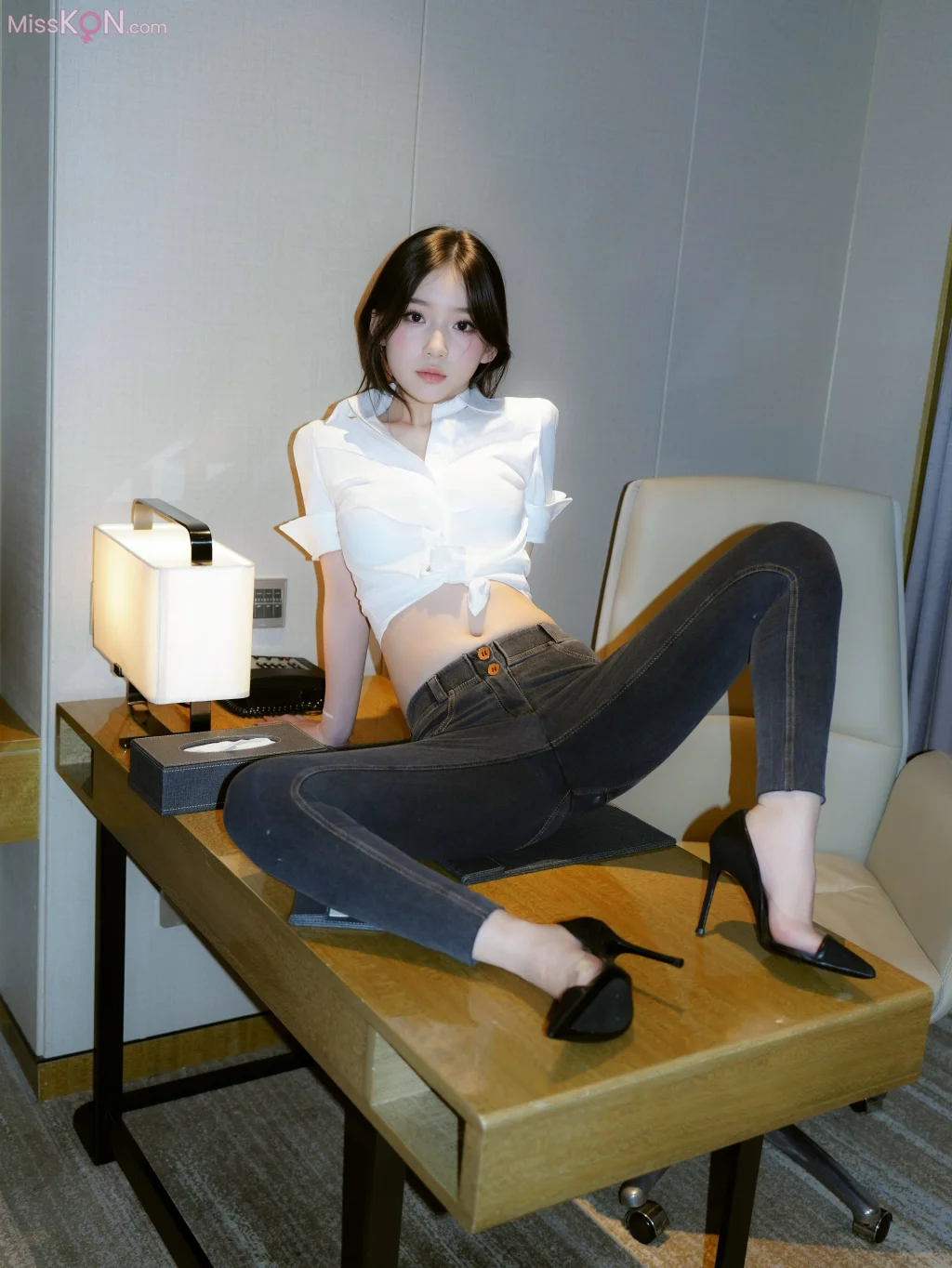 [XR Uncensored] 汁汁_ R18 秀人网模特 实习期女秘书