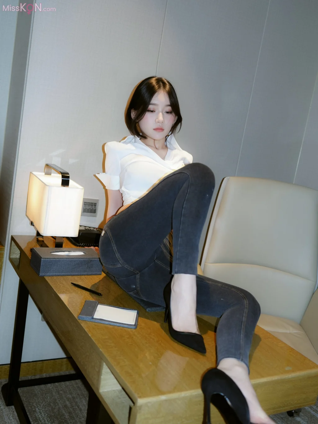 [XR Uncensored] 汁汁_ R18 秀人网模特 实习期女秘书