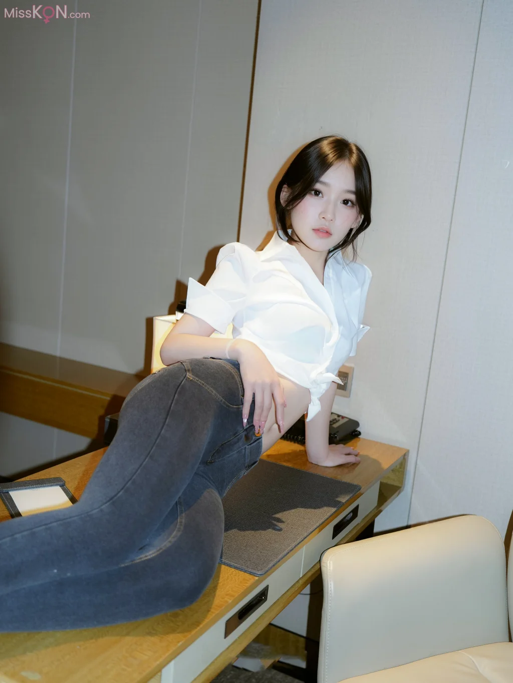 [XR Uncensored] 汁汁_ R18 秀人网模特 实习期女秘书