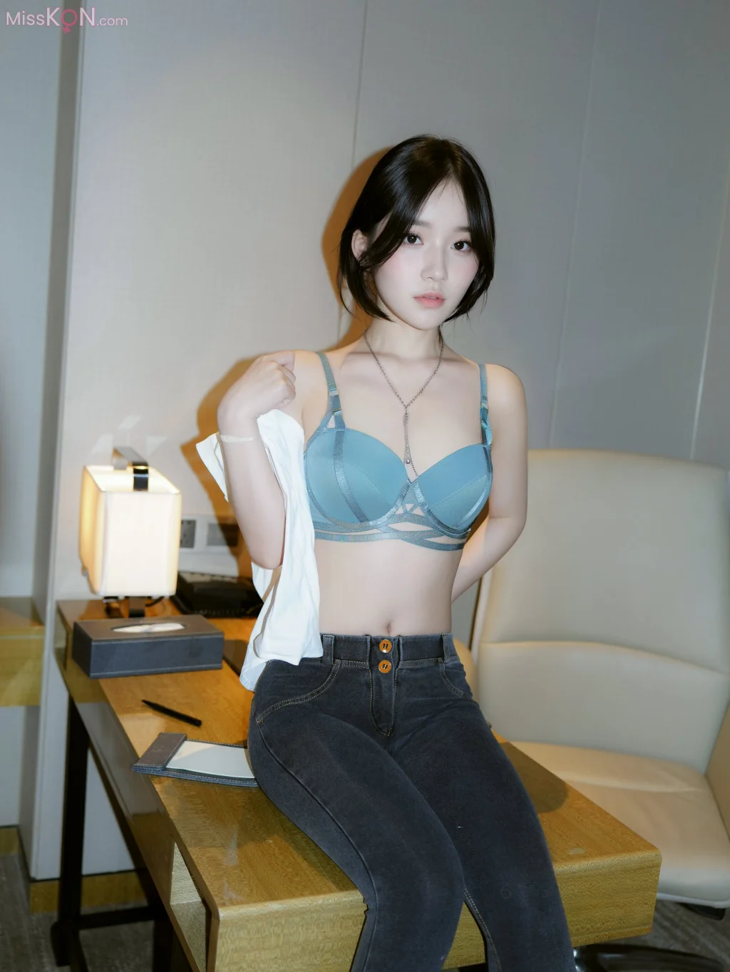[XR Uncensored] 汁汁_ R18 秀人网模特 实习期女秘书