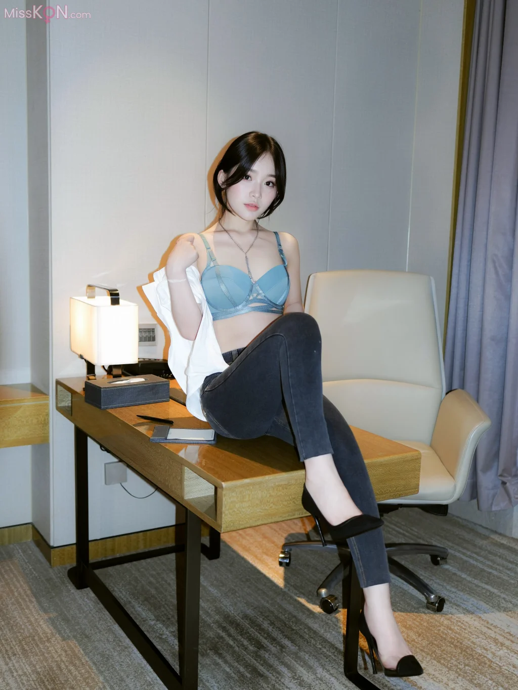 [XR Uncensored] 汁汁_ R18 秀人网模特 实习期女秘书
