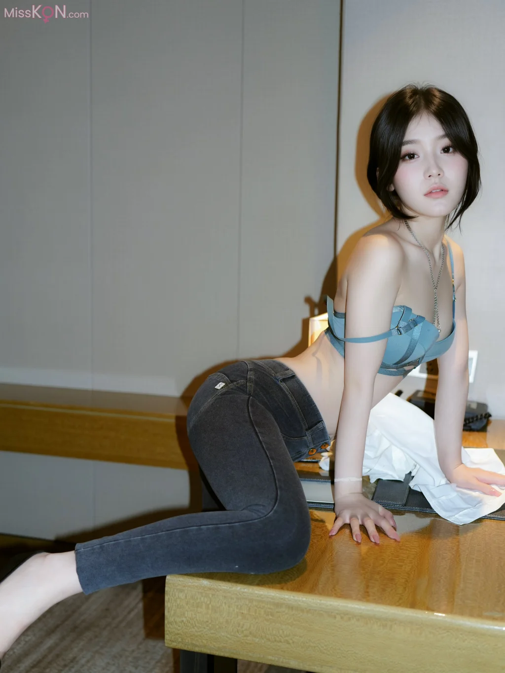 [XR Uncensored] 汁汁_ R18 秀人网模特 实习期女秘书