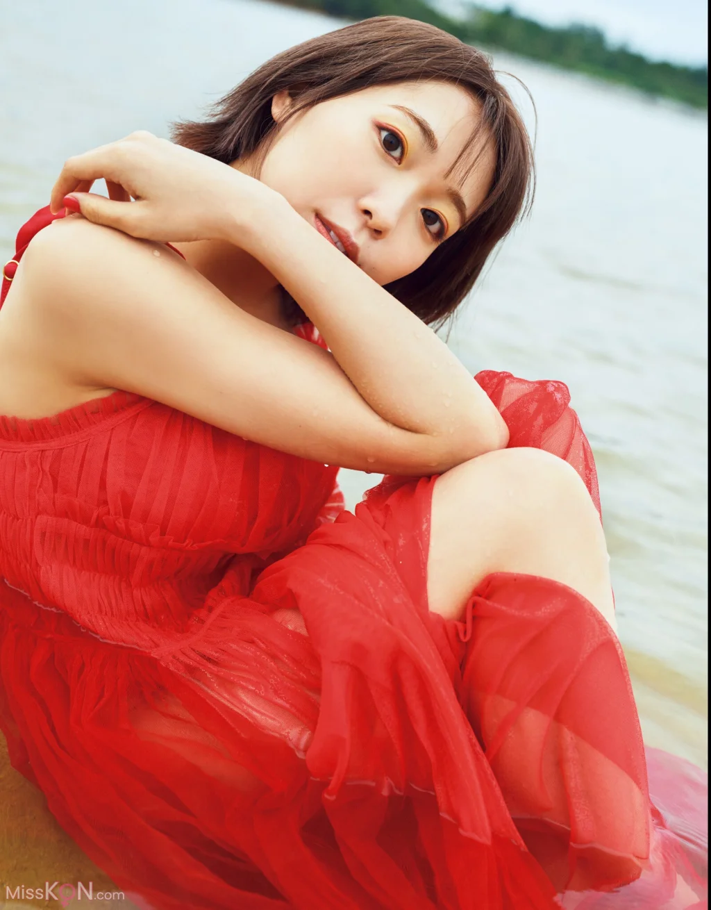 Shuka Saitō (斉藤朱夏)_ 2nd写真集 朱夏休み