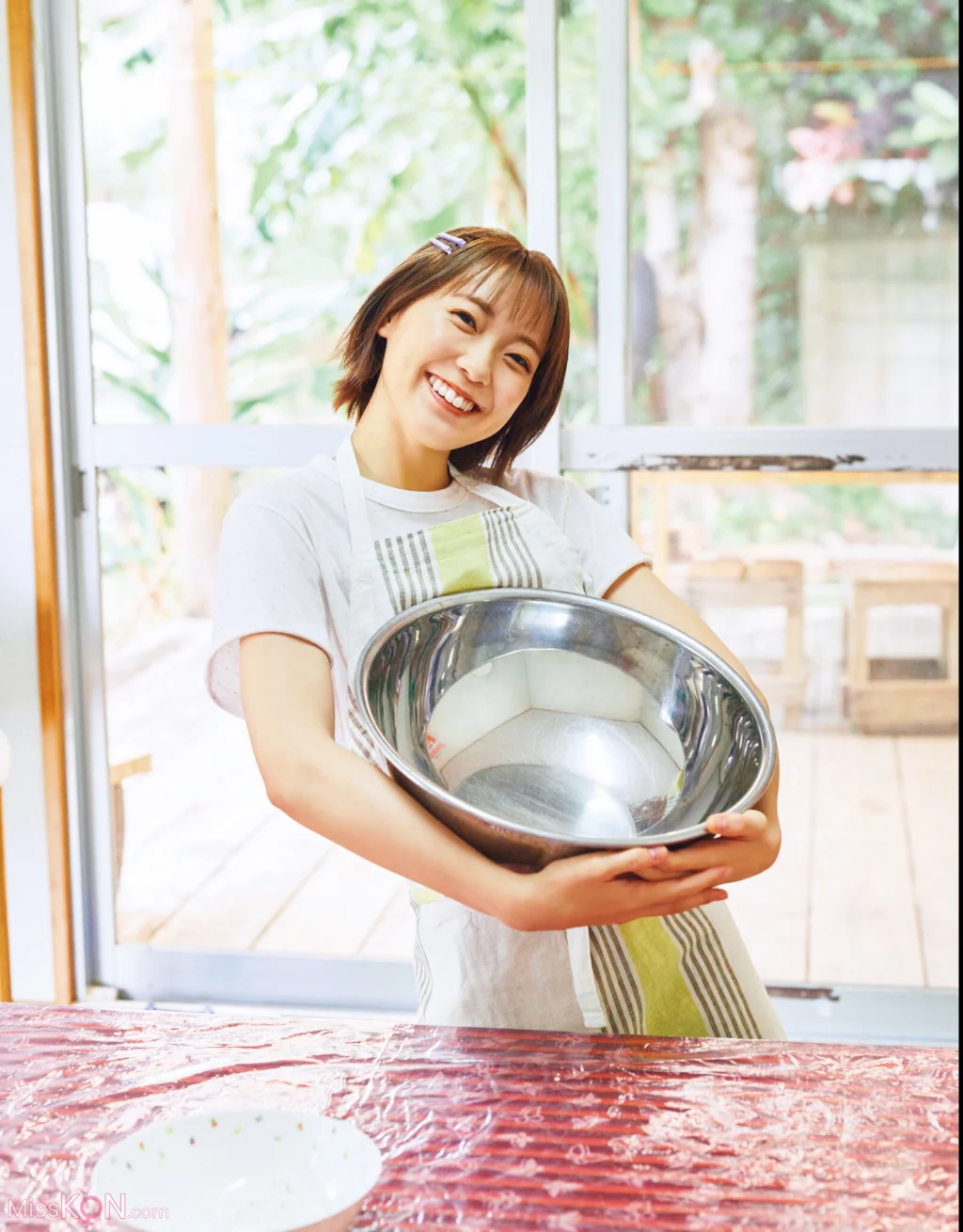 Shuka Saitō (斉藤朱夏)_ 2nd写真集 朱夏休み