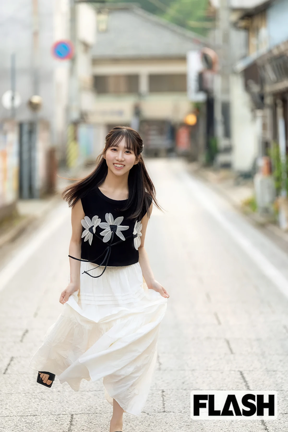 Rine Utsumi 内海里音, FLASH 2025.10.21 (フラッシュ 2025年10月21日号)