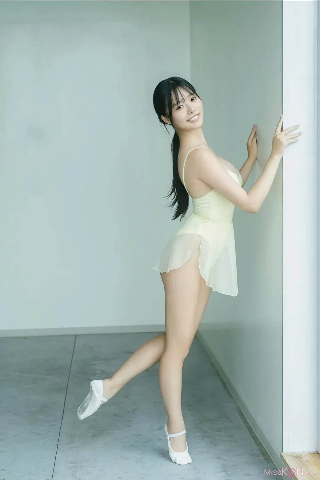Momoha Takatsuru (高鶴桃羽)_ [Friday Digital Photobook] Lovely One ラブリースワン Vol.1 (Complete)