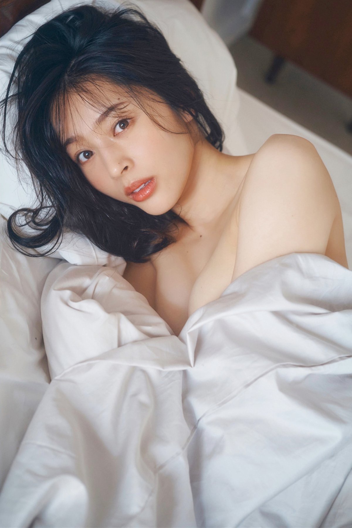 Misaki Jinbu 神部美咲 - FLASHデジタル写真集 ここだけの話 Vol.2