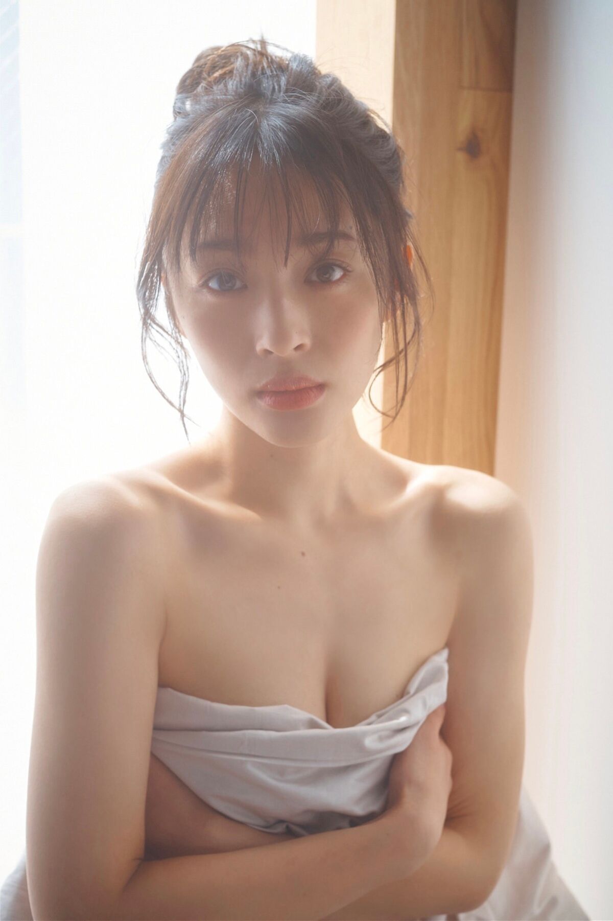 Misaki Jinbu 神部美咲 - FLASHデジタル写真集 ここだけの話 Vol.2