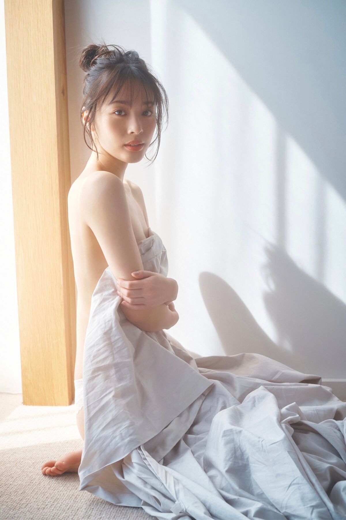Misaki Jinbu 神部美咲 - FLASHデジタル写真集 ここだけの話 Vol.2