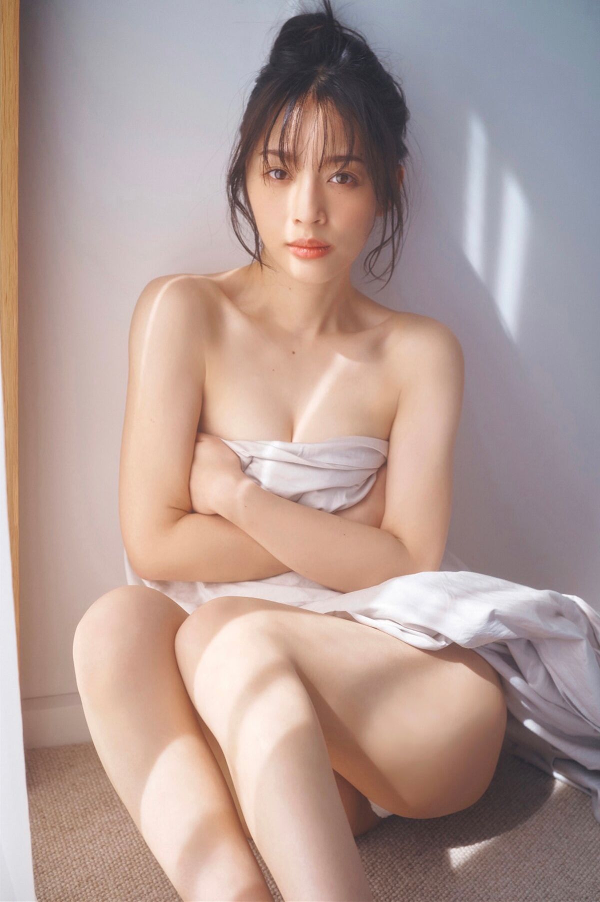 Misaki Jinbu 神部美咲 - FLASHデジタル写真集 ここだけの話 Vol.2