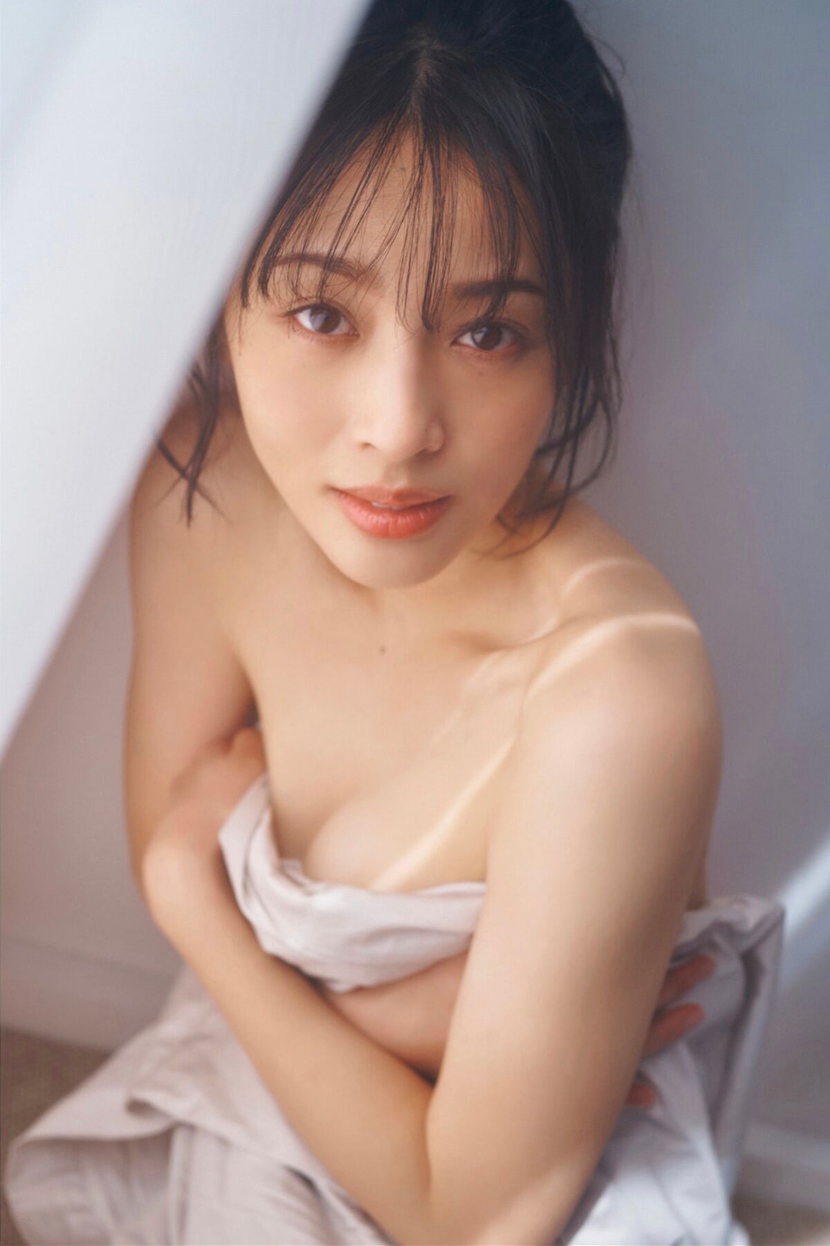 Misaki Jinbu 神部美咲 - FLASHデジタル写真集 ここだけの話 Vol.2