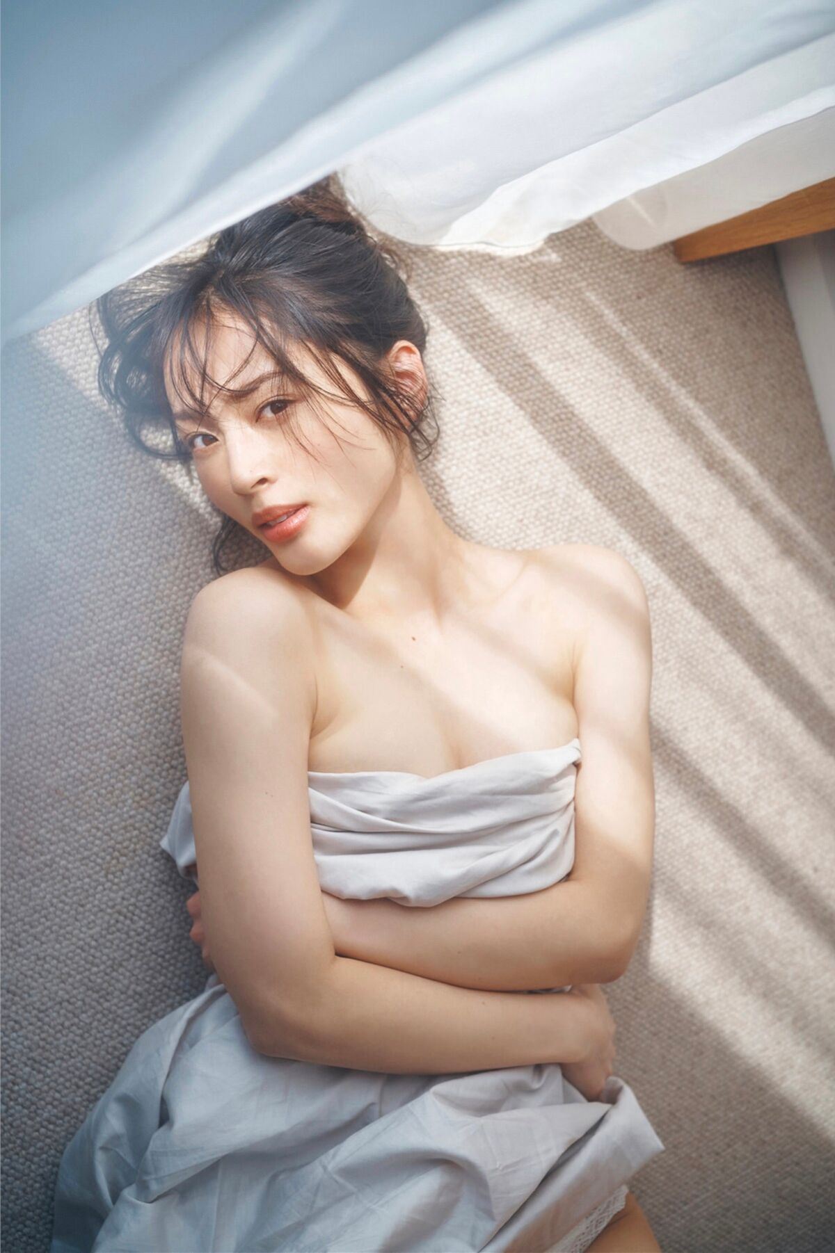 Misaki Jinbu 神部美咲 - FLASHデジタル写真集 ここだけの話 Vol.2