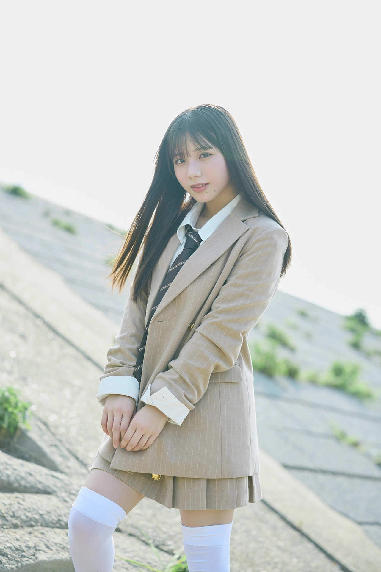 Izuki Shimoda 下田衣珠季, Young Magazine 2025 No.44 (ヤングマガジン 2025年44号)