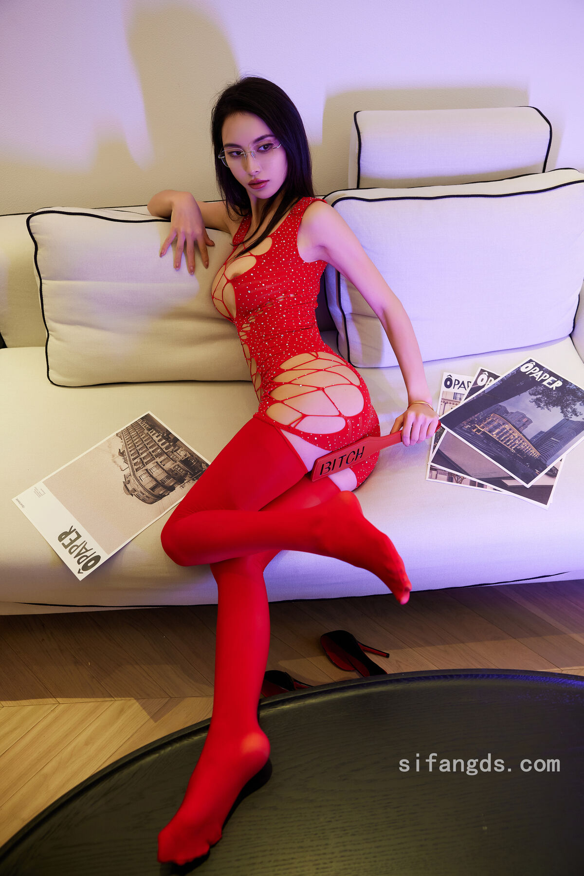 XR Uncensored lingyu69 - R18 秀人网模特 红色情趣魅惑