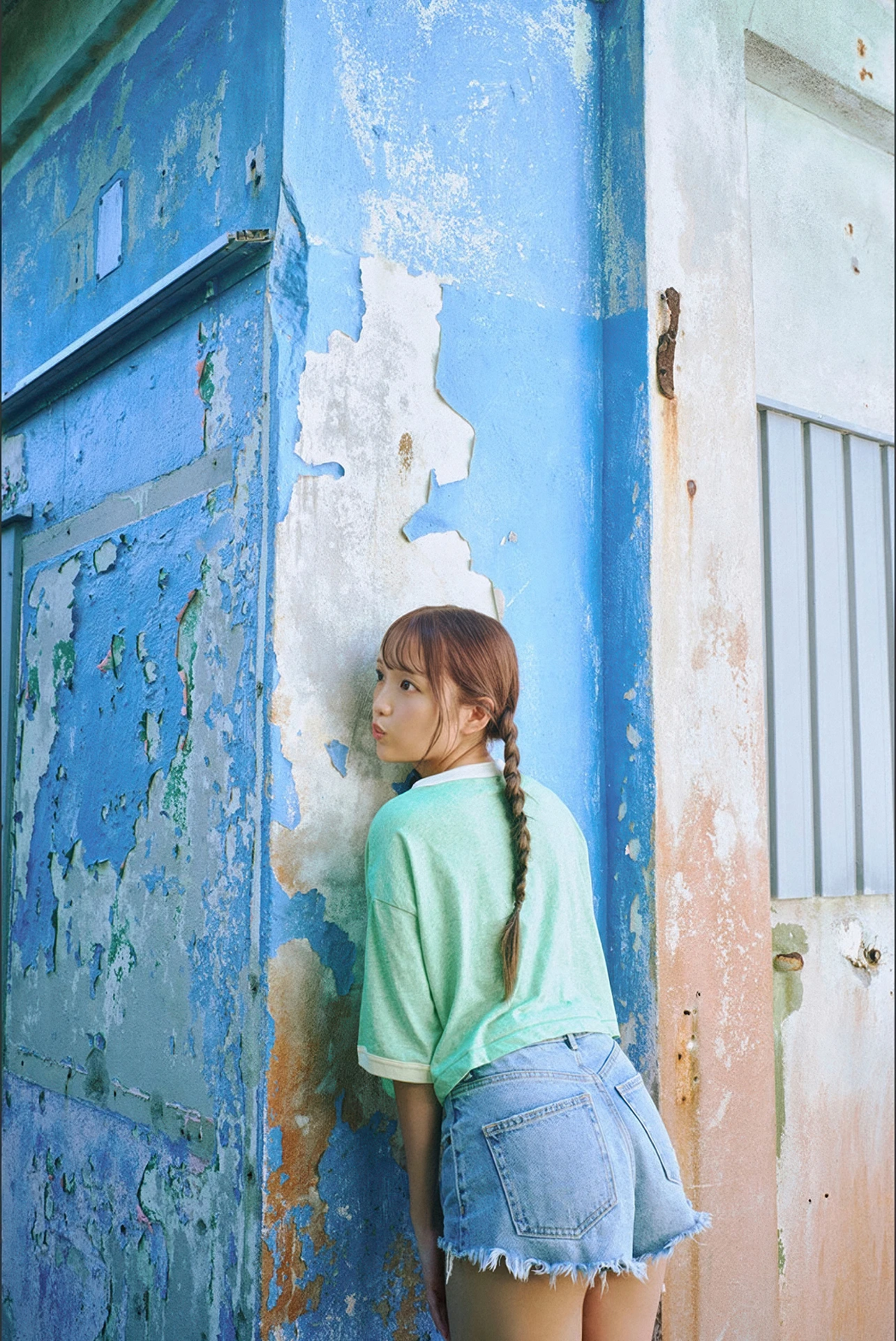 NEO ねお, 写真集 2025 Autumn Season Girl 「青にとける」