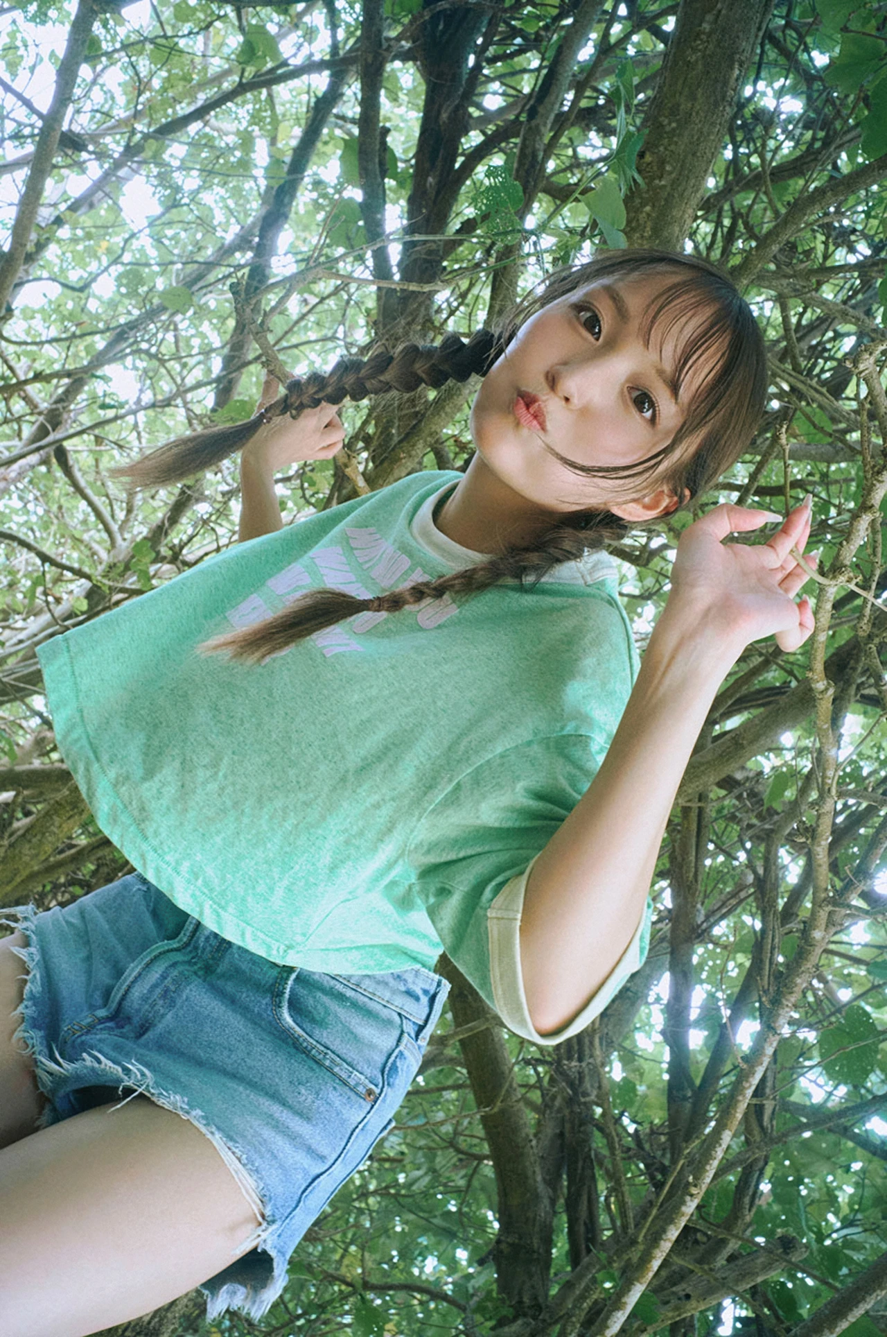 NEO ねお, 写真集 2025 Autumn Season Girl 「青にとける」