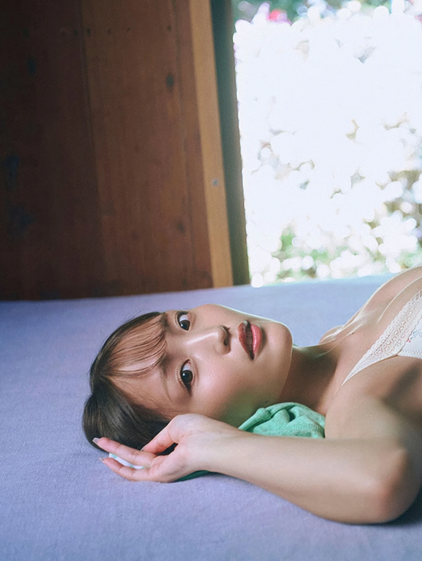 NEO ねお, 写真集 2025 Autumn Season Girl 「青にとける」