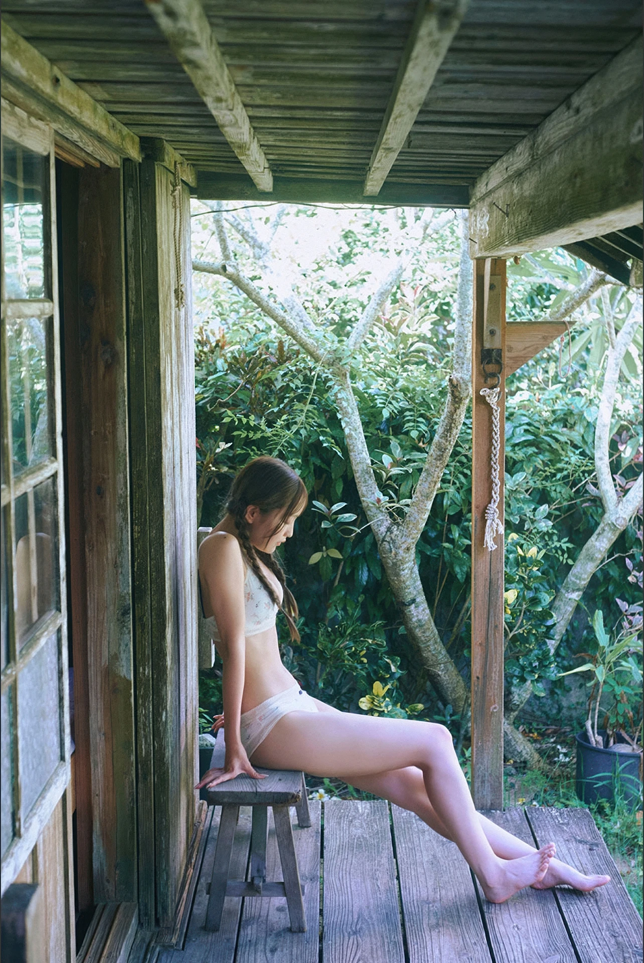 NEO ねお, 写真集 2025 Autumn Season Girl 「青にとける」