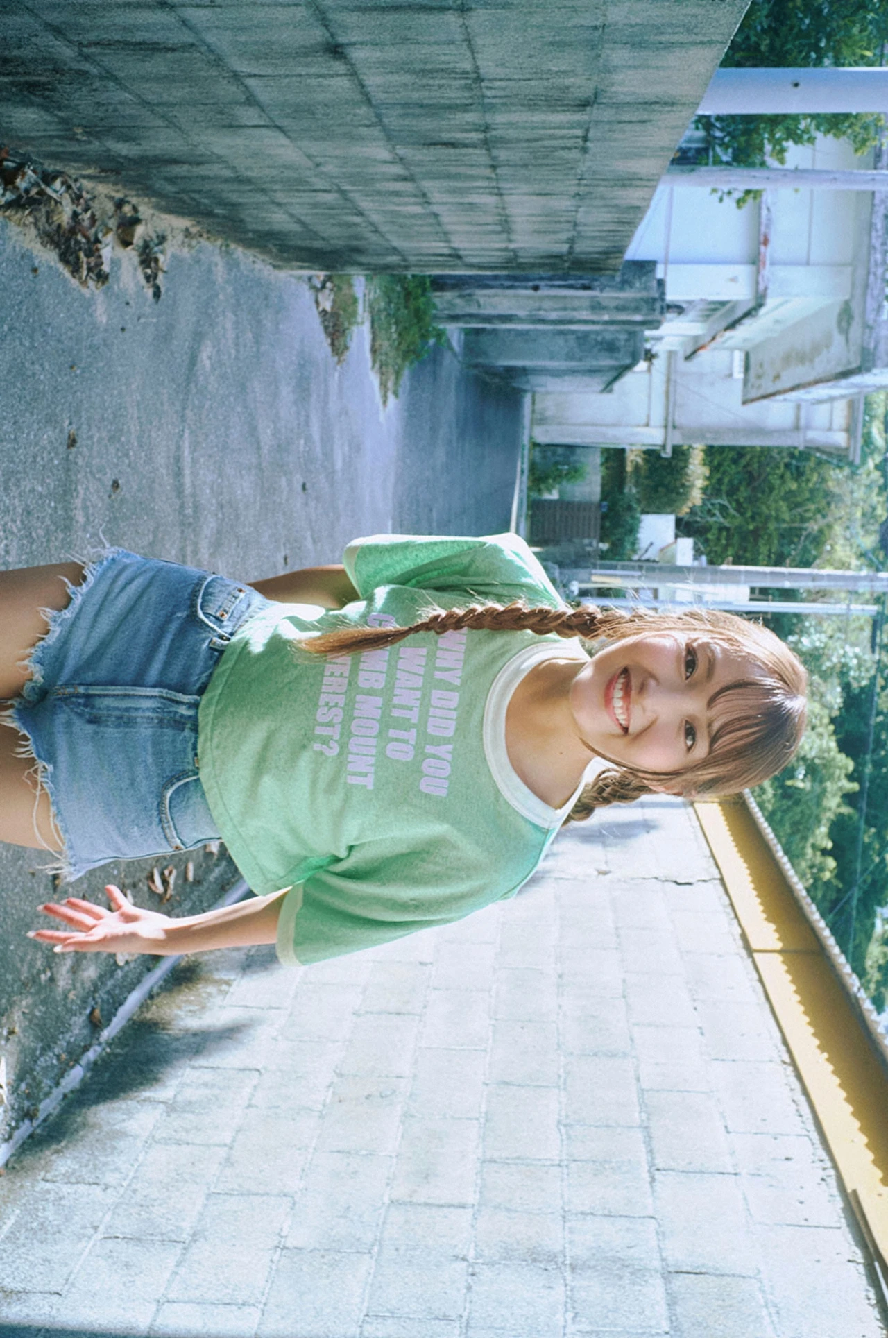 NEO ねお, 写真集 2025 Autumn Season Girl 「青にとける」