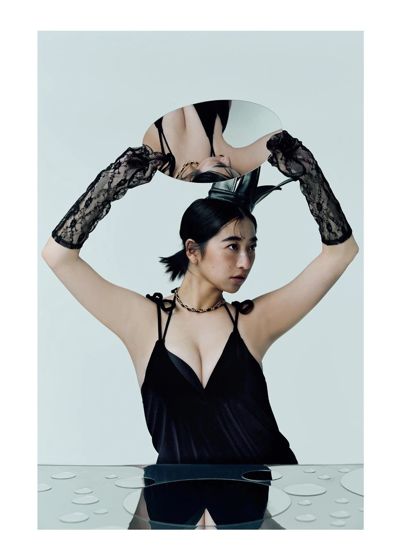 Ina Enohara 榎原依那, B.L.T. 写真集 Monster Round 4