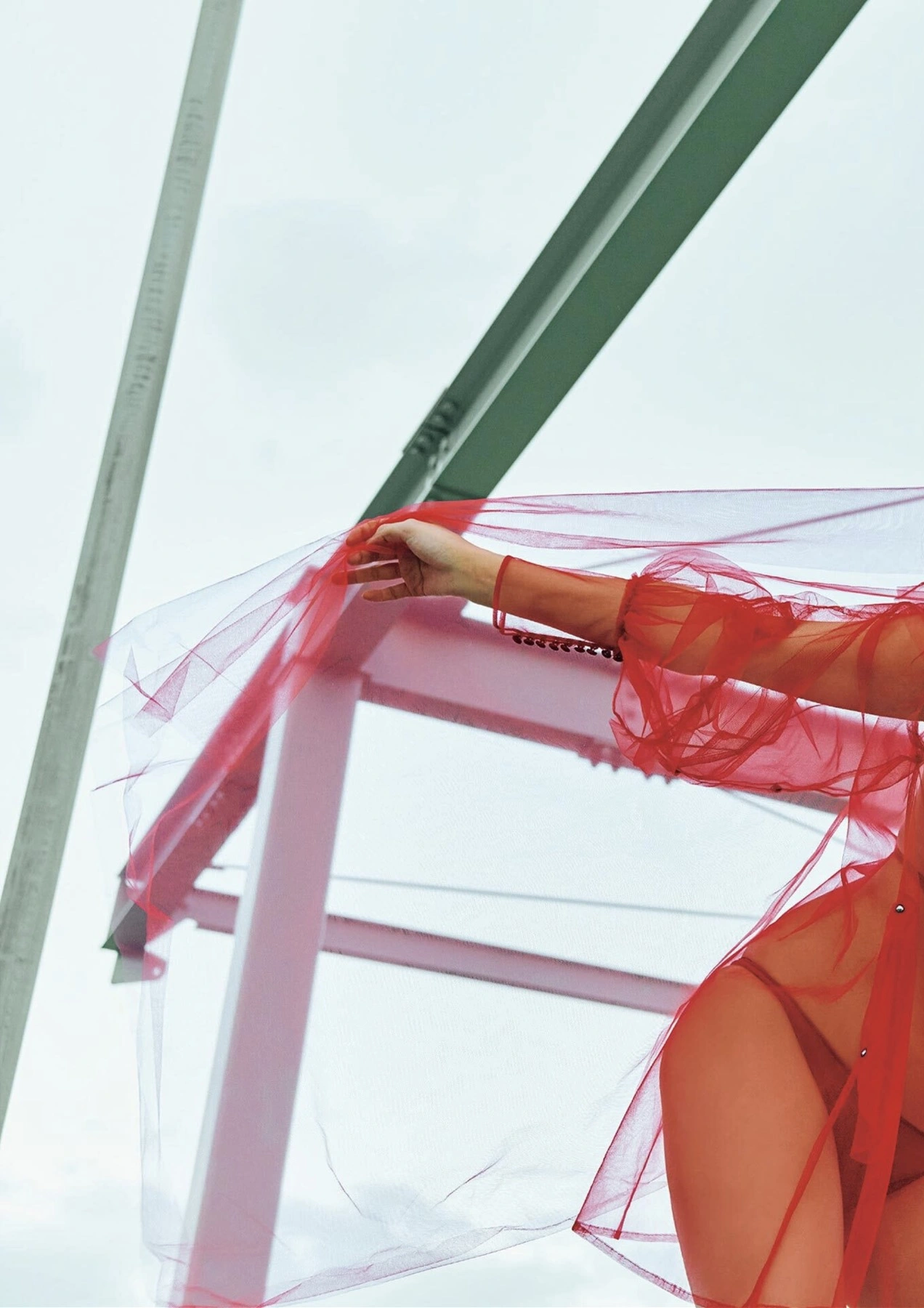 Ina Enohara 榎原依那, B.L.T. 写真集 Monster Round 4