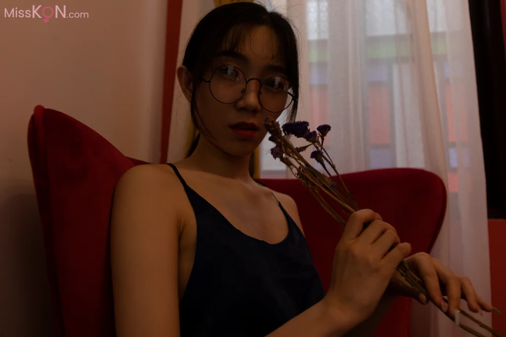[Private Photoshoot] PKG攝影 清純眼鏡娘 小九 2022.11.30 大尺度 私拍套圖
