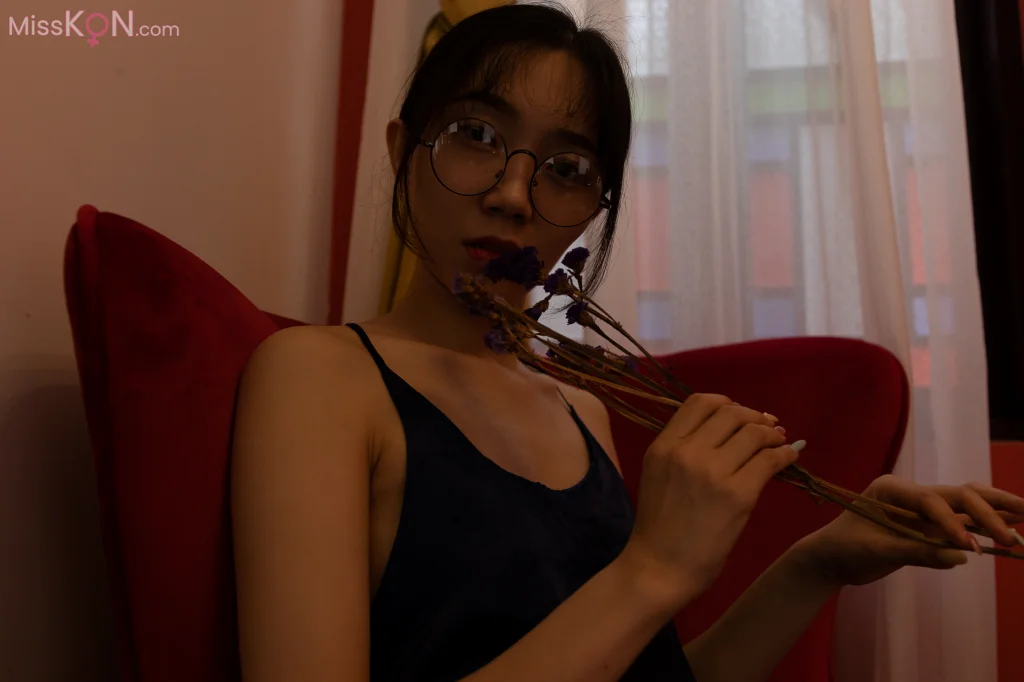 [Private Photoshoot] PKG攝影 清純眼鏡娘 小九 2022.11.30 大尺度 私拍套圖