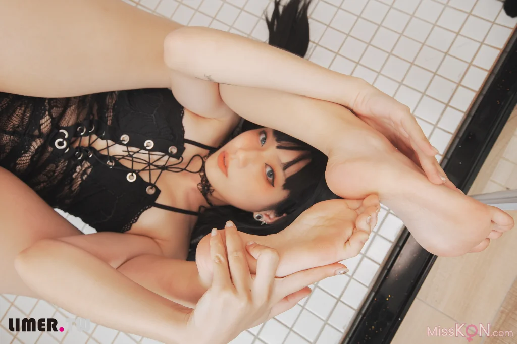 [Limerence原创] No.019_ Yuni超美黑丝裸足加足拓