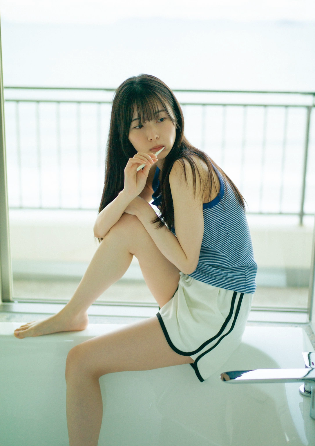 Kotoko Sasaki 佐々木琴子, 1st写真集 「明け方の夢」 Set.02