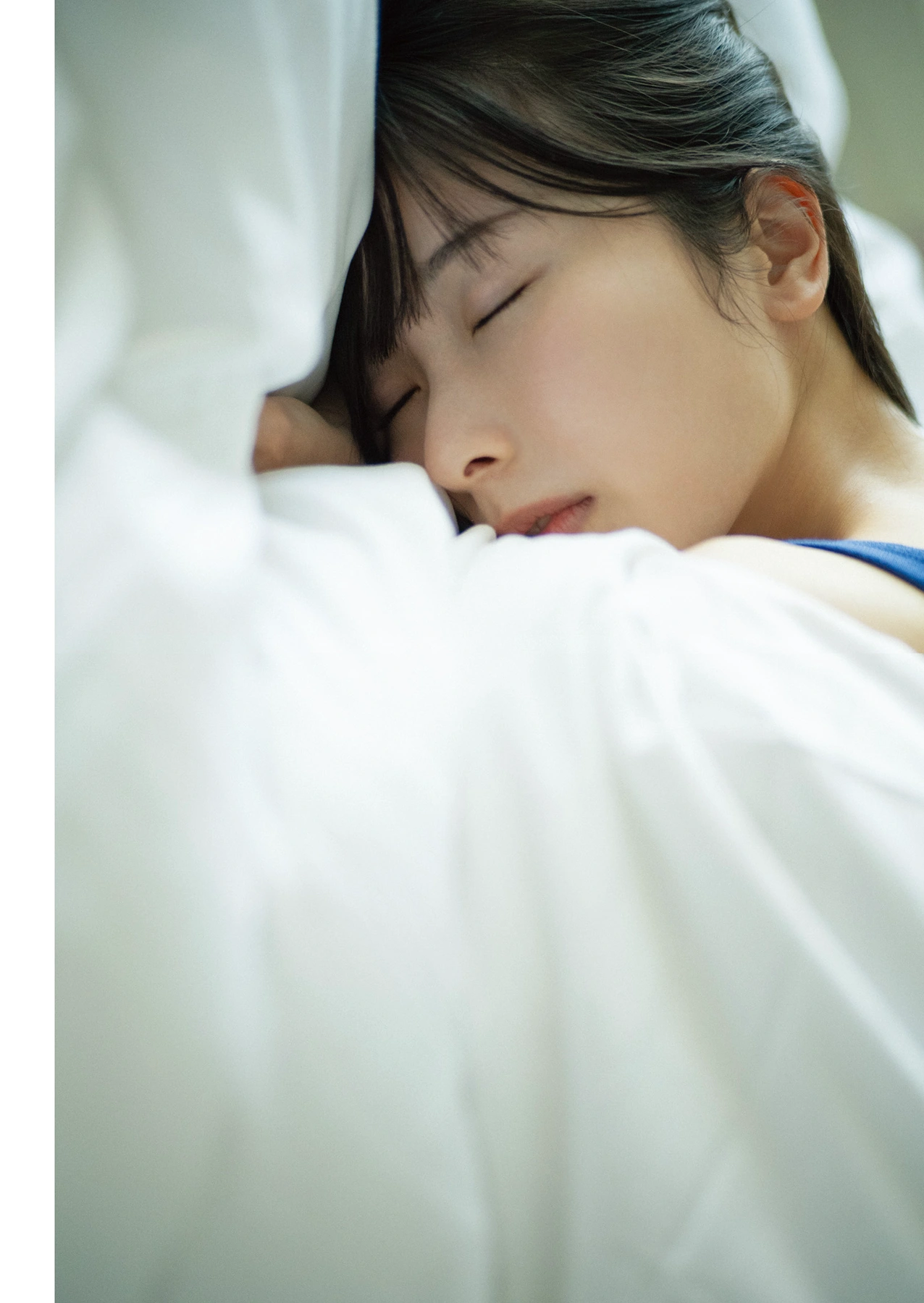 Kotoko Sasaki 佐々木琴子, 1st写真集 「明け方の夢」 Set.02