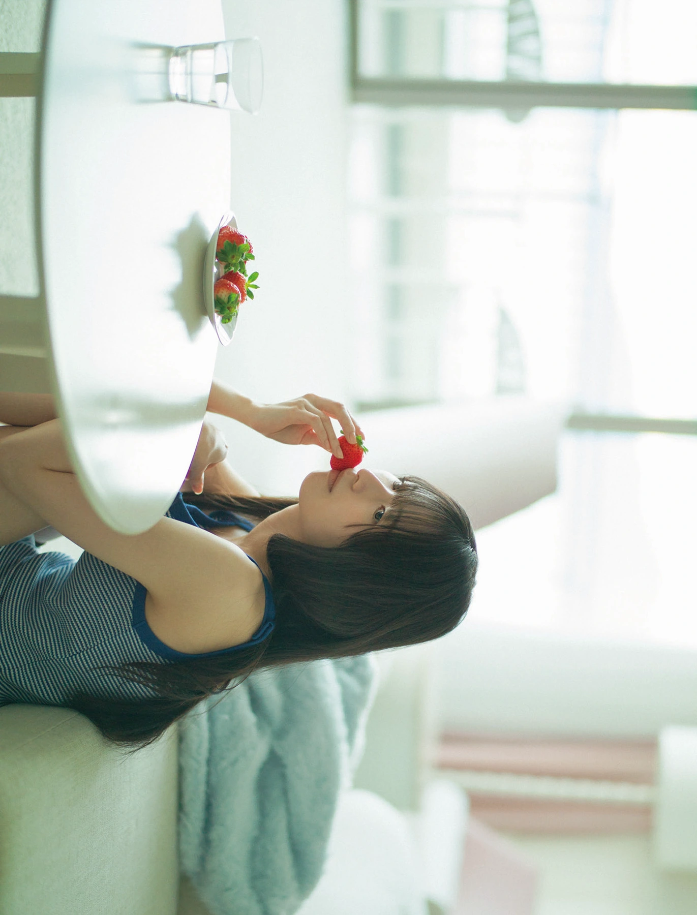 Kotoko Sasaki 佐々木琴子, 1st写真集 「明け方の夢」 Set.02
