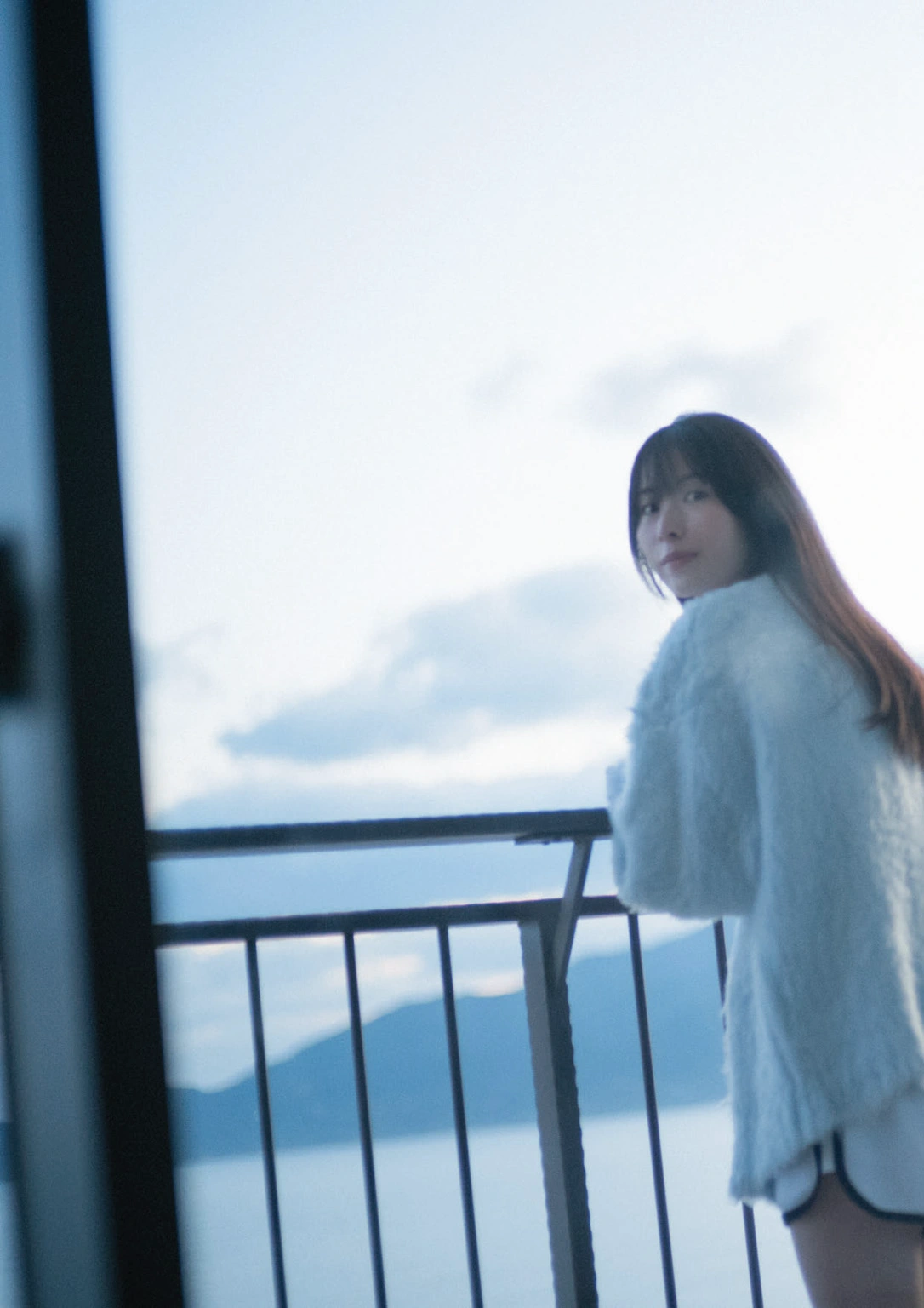 Kotoko Sasaki 佐々木琴子, 1st写真集 「明け方の夢」 Set.02