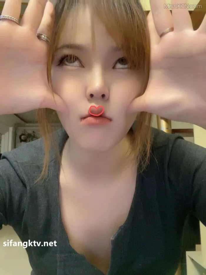 张佳茹_ 视觉炸裂私拍 户外露出 道具调教