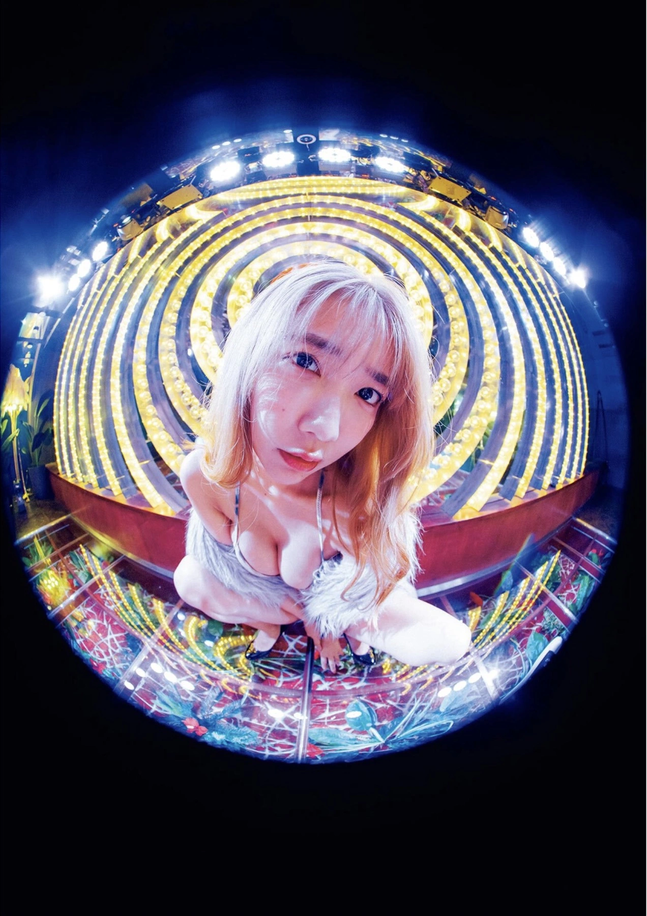 Kisumi Amou 天羽希純, B.L.T. 写真集 Monster Round 3