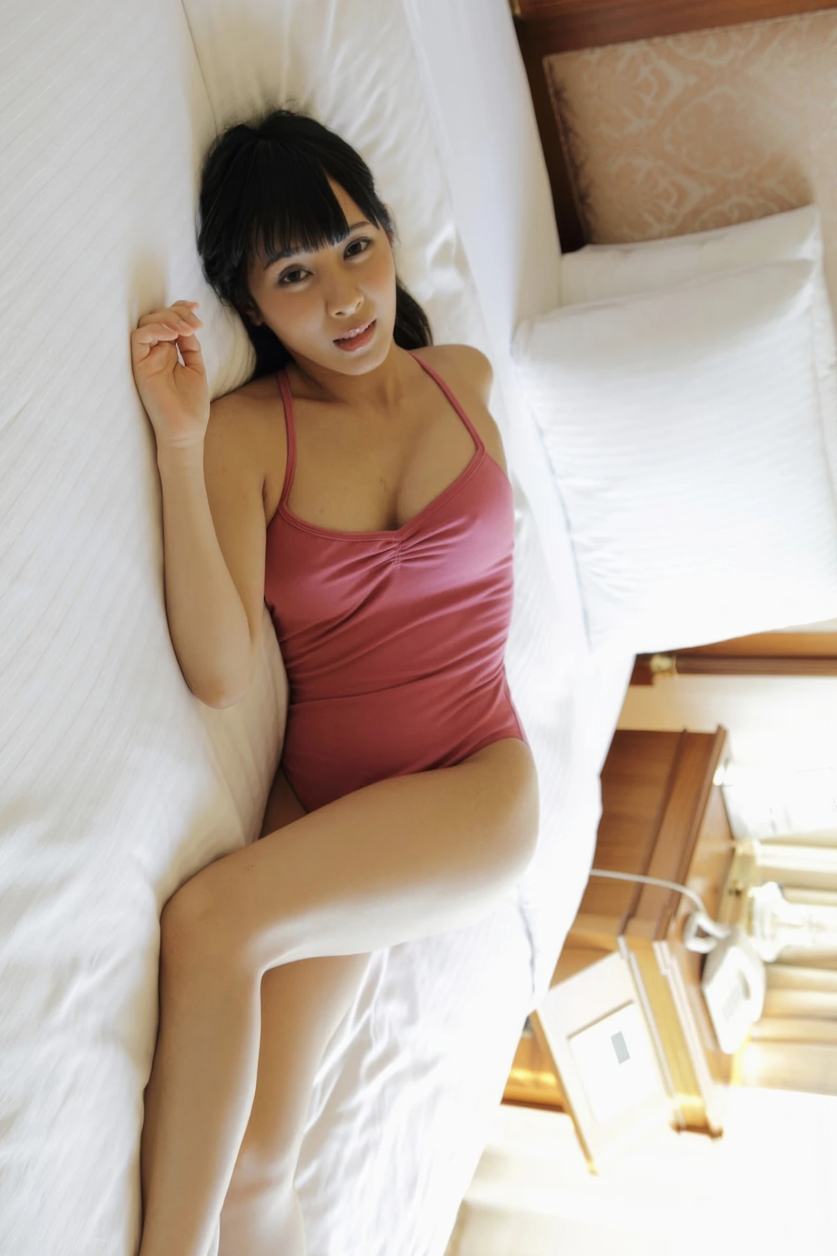 Rika Aimi 逢見リカ, ヌード写真集 「まるみえHOTEL Vol.2」 Set.01