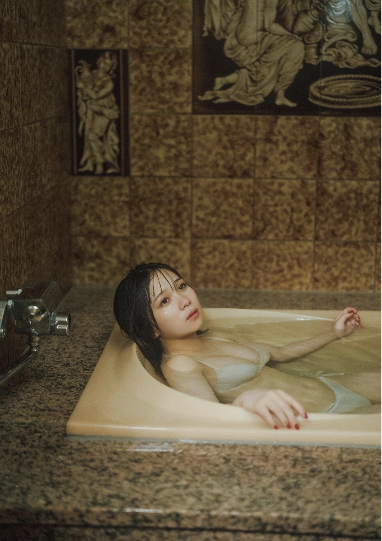 Shiori Ikemoto 池本しおり, B.L.T. 写真集 Monster Round 3