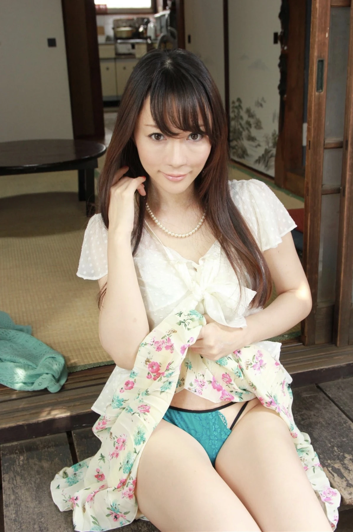 デジタル写真集 – 熟女の匂い The Scent of Mature Women Set.01