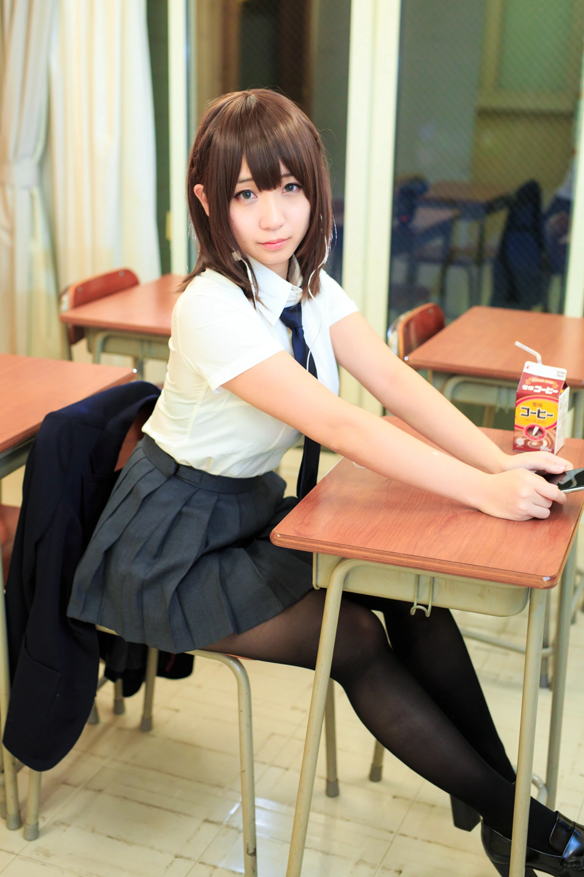 Moe Iori 伊織もえ, 写真集 (月曜日のあの子) Set.04