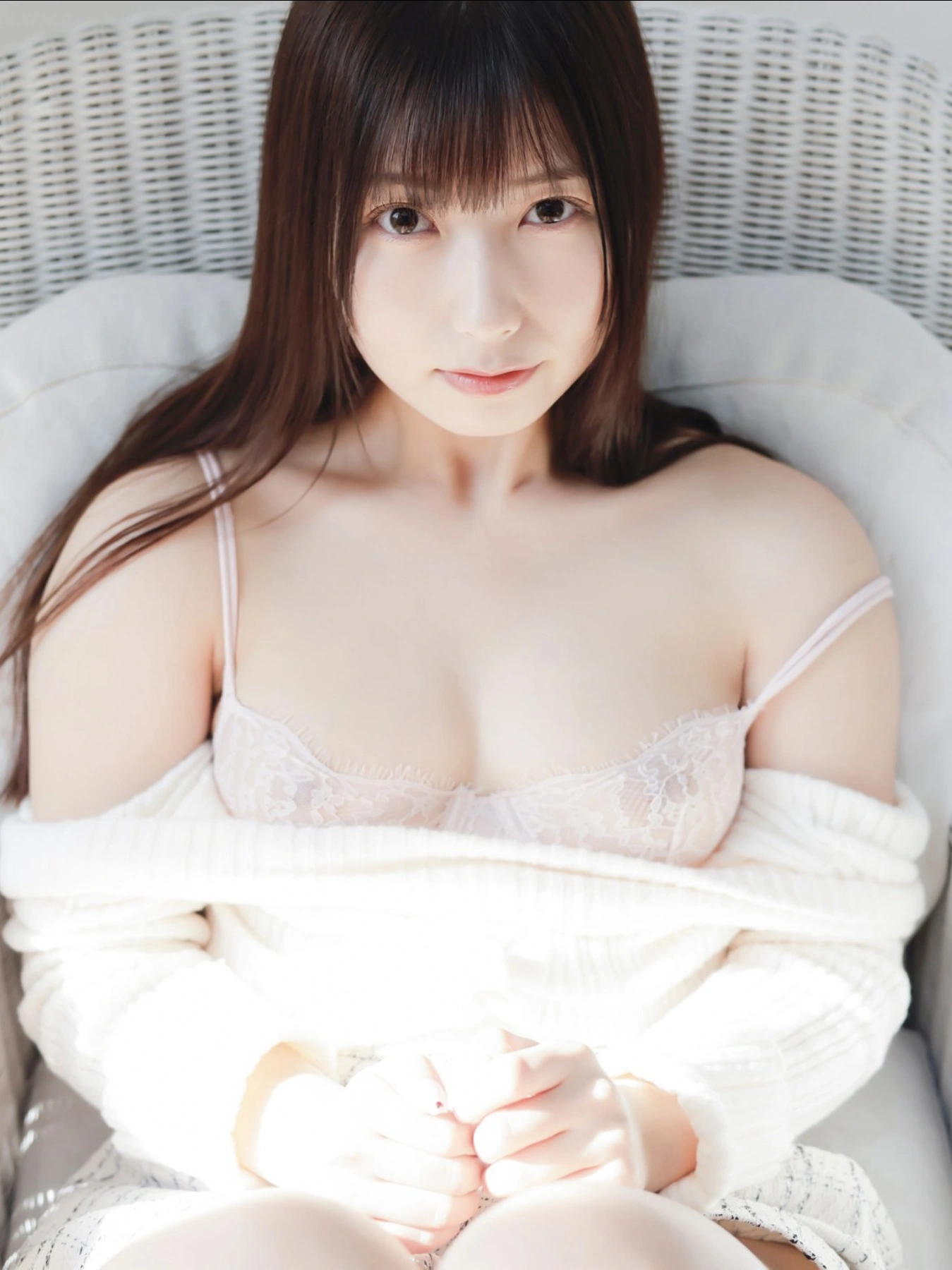 Miyu Aizawa 逢沢みゆ, FLASHデジタル写真集 脱・正統派アイドル