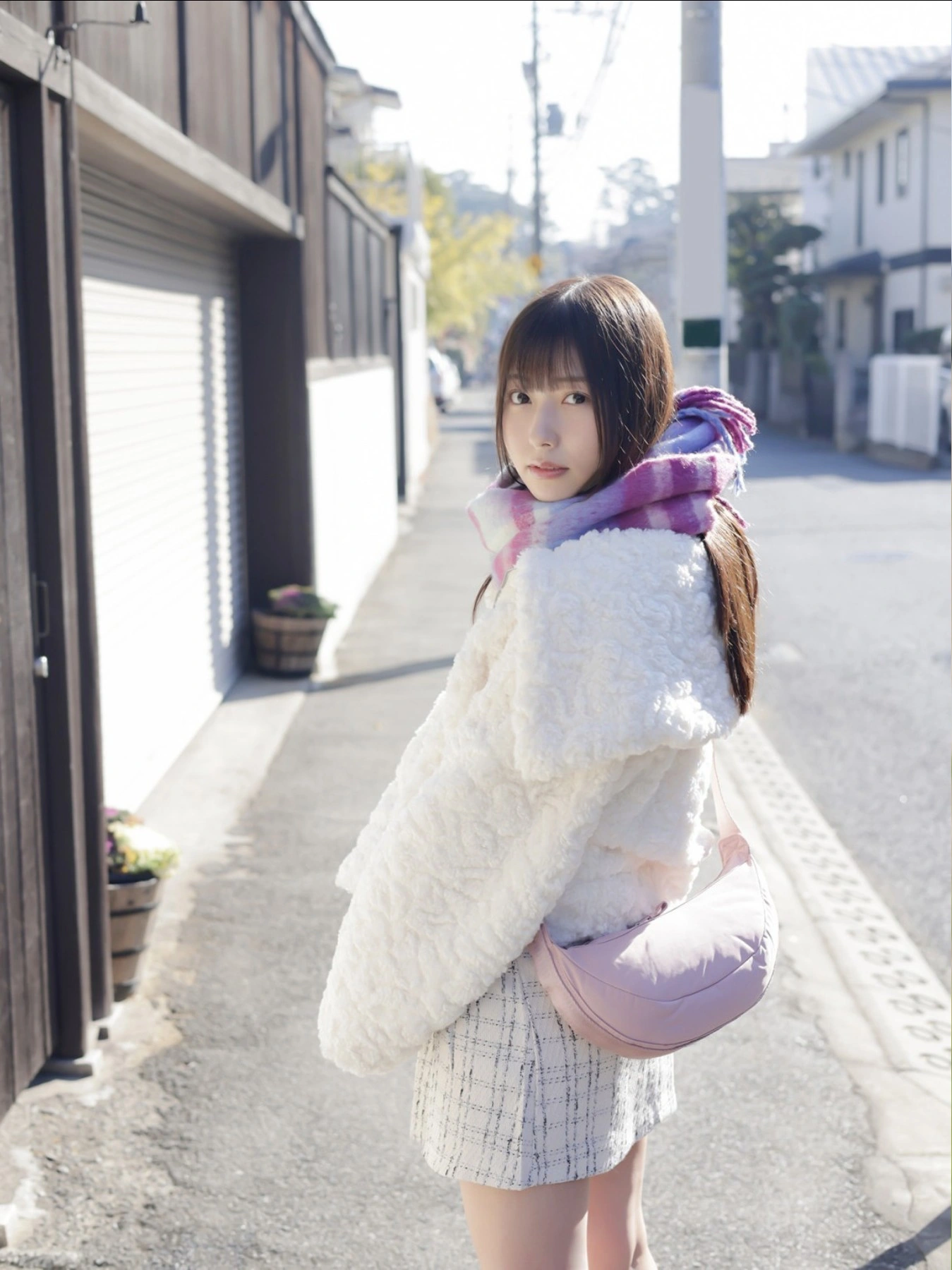Miyu Aizawa 逢沢みゆ, FLASHデジタル写真集 脱・正統派アイドル