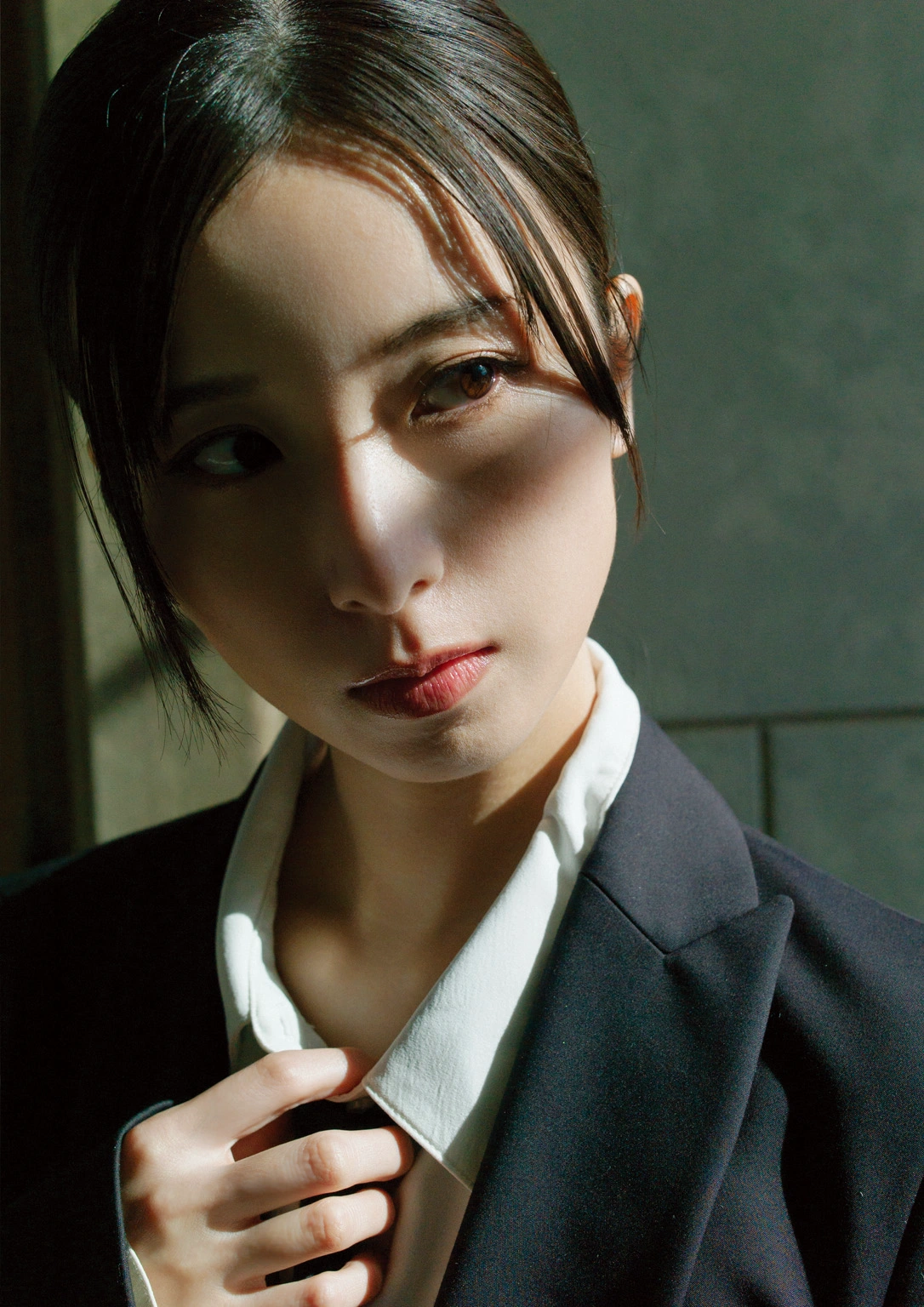 Kotoko Sasaki 佐々木琴子, 1st写真集 「明け方の夢」 Set.01