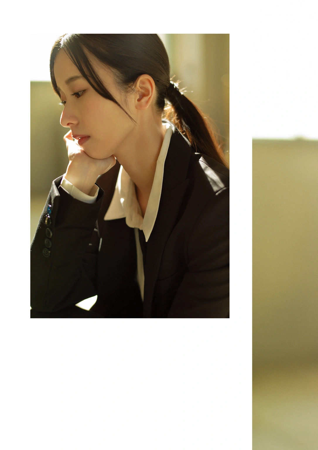 Kotoko Sasaki 佐々木琴子, 1st写真集 「明け方の夢」 Set.01