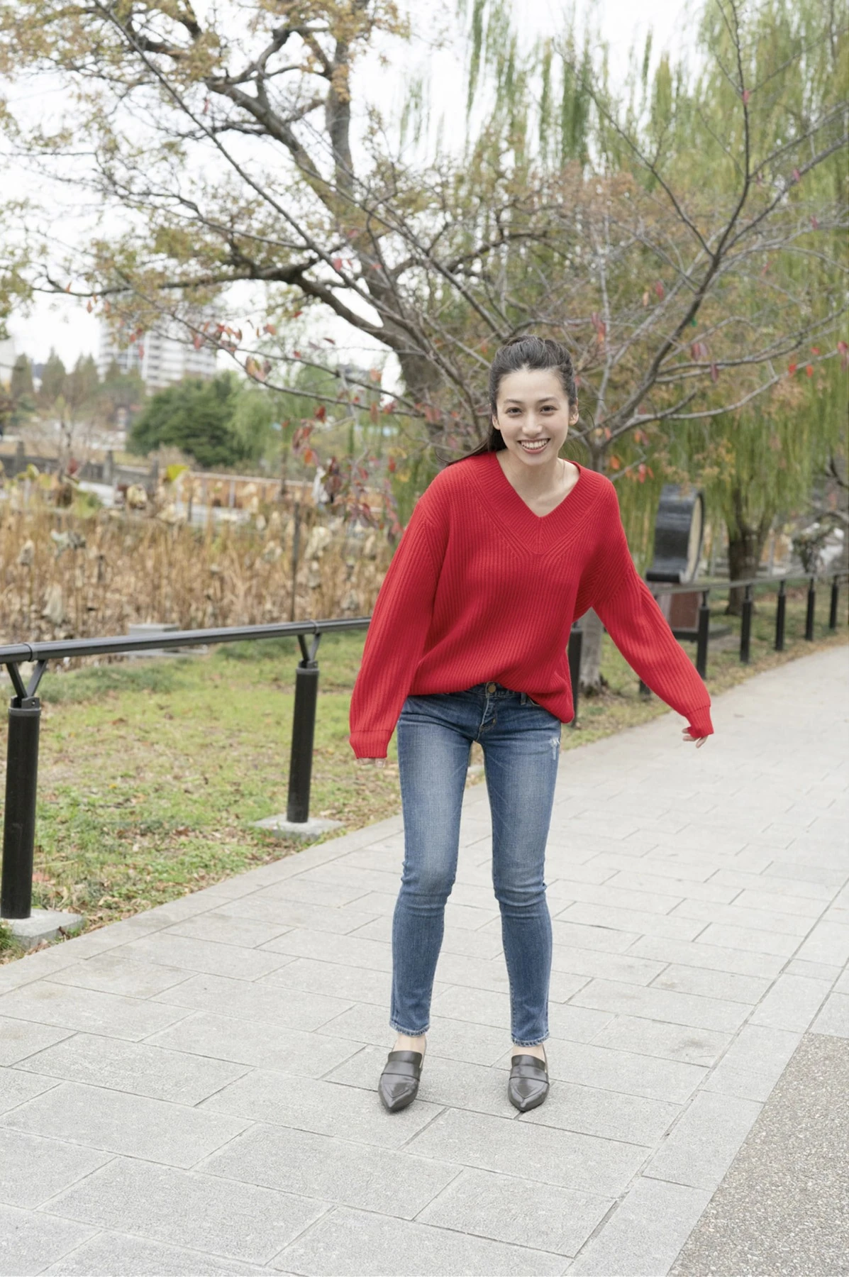 Airi Sato 佐藤あいり, FRIDAYデジタル写真集 「スポットライトに照らされて」 Set.02