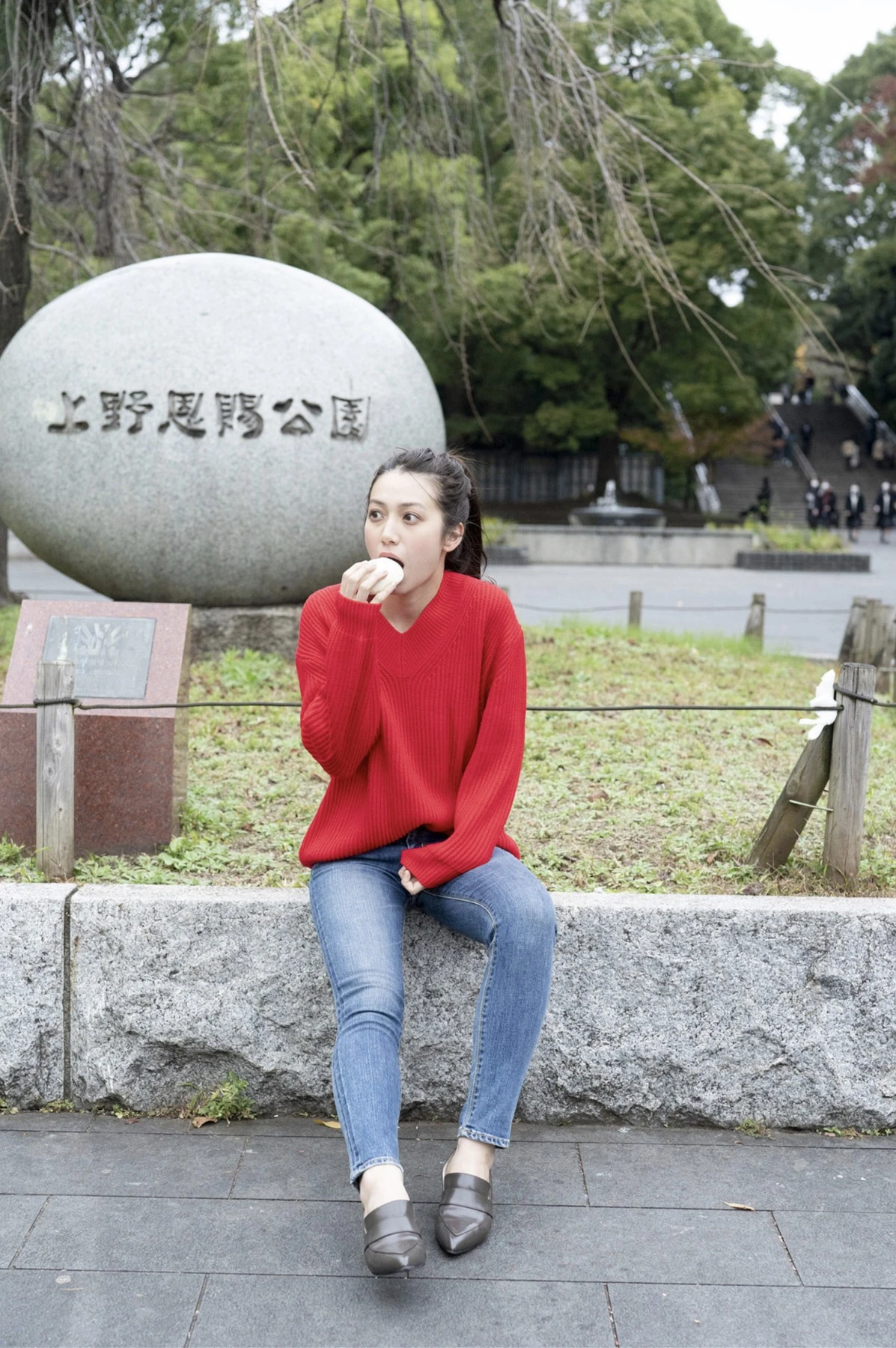 Airi Sato 佐藤あいり, FRIDAYデジタル写真集 「スポットライトに照らされて」 Set.02
