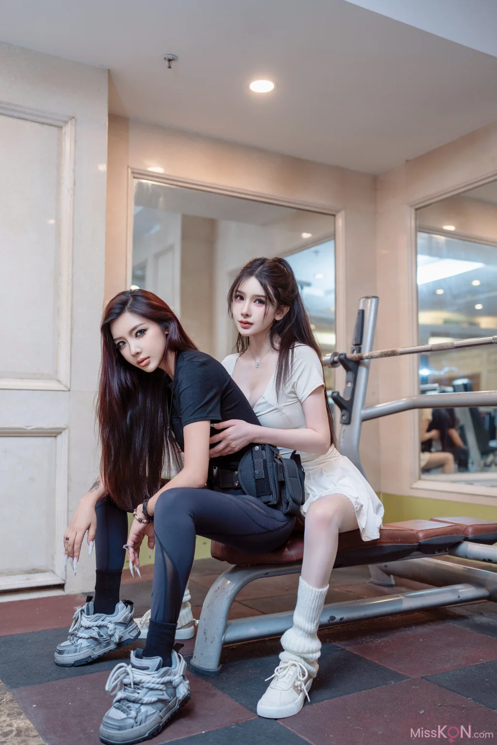 [XR Uncensored] Li Li Sha (李丽莎)_ R18 秀人网模特 健身房露出